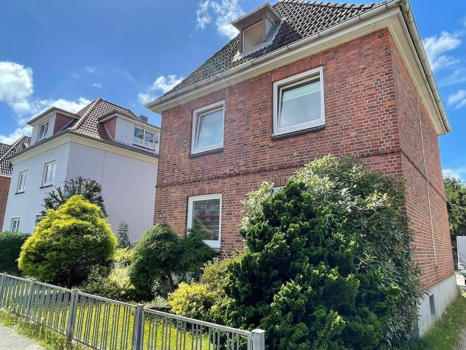 Modern Und Ruhig In Elmshorn Lejlighed Eksteriør billede